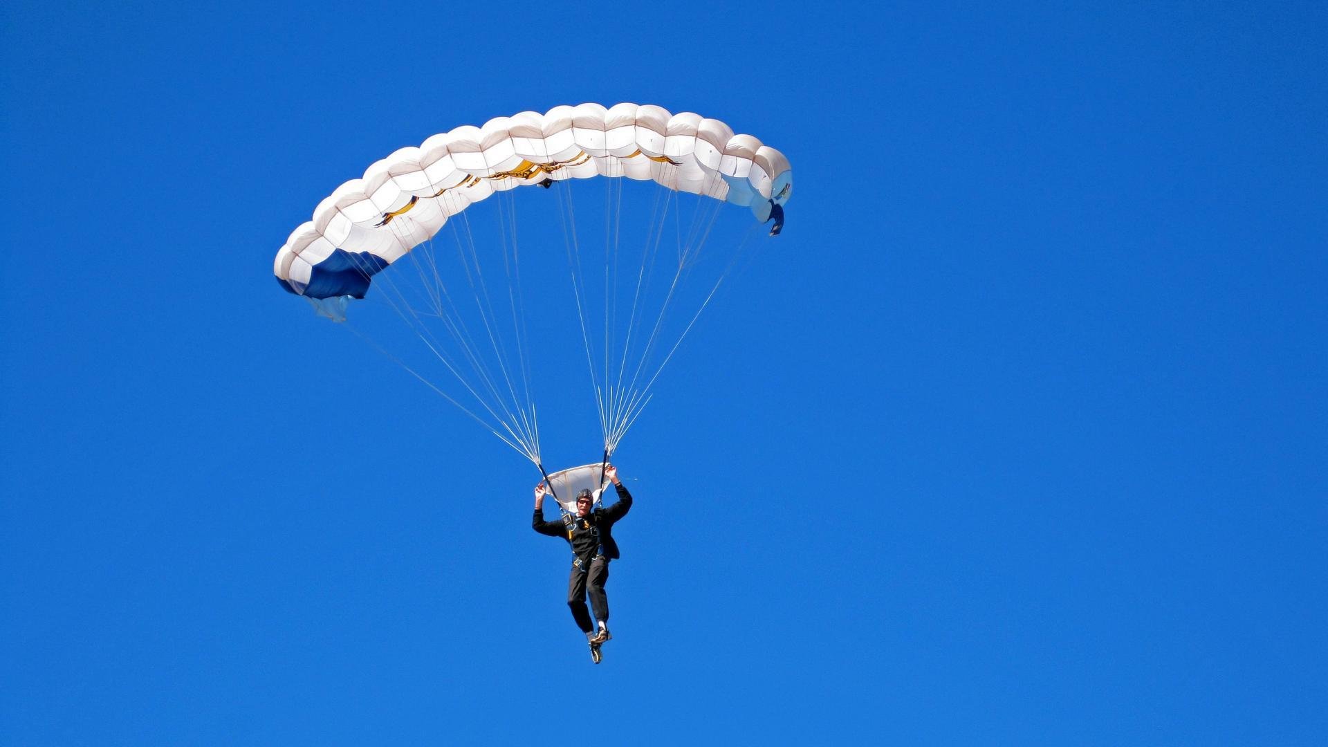 开云kaiyun-“法甲豪门鏖战：场面精彩，积分榜竞争激烈”，德甲豪门